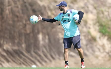 Rodrigo Bellão é o técnico interino do Botafogo (Foto: Vítor Silva/Botafogo)