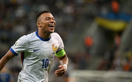 AGORA: França aumenta vantagem sobre Ucrânia nas eliminatórias da Europa