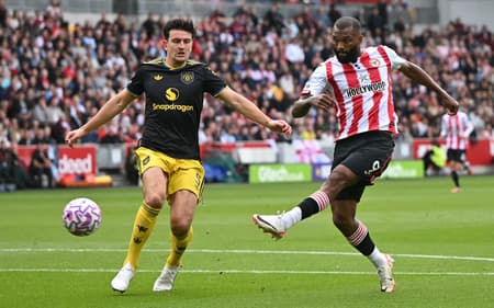 Igor Thiago, destaque do Brentford na vitória sobre o Manchester United pela Premier League (Foto: Justin Tallis / AFP)