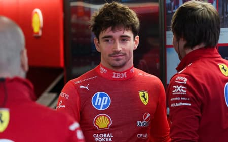 Charles Leclerc no TL1 do GP de Las Vegas de F1 (Foto: Patrick T. Fallon / AFP)