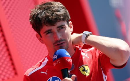 Charles Leclerc durante treino livre no GP da Austrália (Foto: Martin KEEP / AFP)