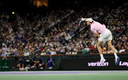 O italiano Jannik Sinner em uma das vitórias em Indian Wells
