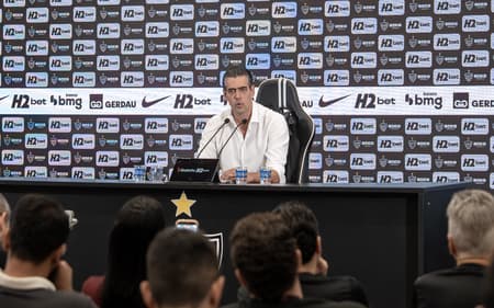 Bracks coletiva (Foto: Daniela Veiga / Atlético)