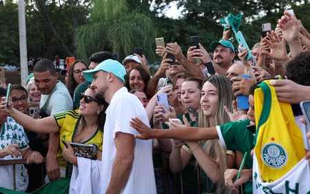 Elenco do Palmeiras chega em Catanduva após treino na Academia de Futebol. (Foto: Divulgação/ Palmeiras)