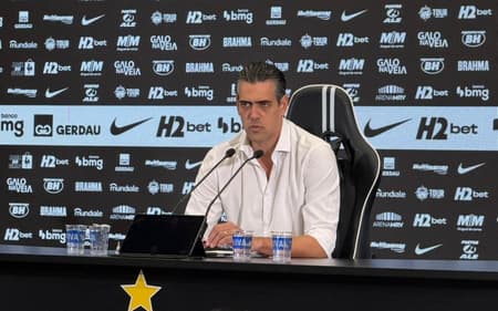 Coletiva Paulo Bracks (Foto: Artur Henrique / Lance!)