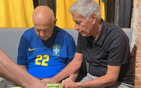 Pepe e Clodoaldo, campeões do mundo com o Brasil