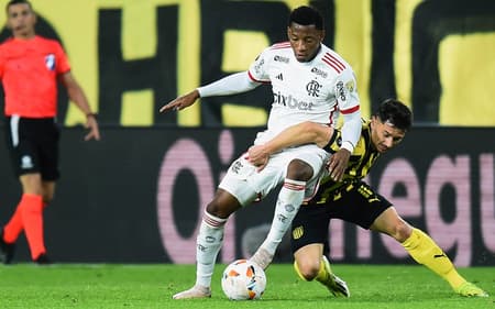 Diretoria do Flamengo avalia negociar o atleta após a Copa (Foto: Dante Fernandez/AFP)