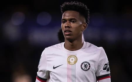 Estêvão em ação pelo Chelsea (Foto: Reprodução Instagram)