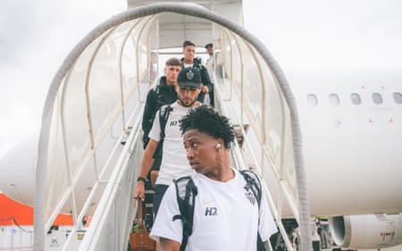 Jogadores do Atlético em viagem (Foto: Pedro Souza / Atlético)