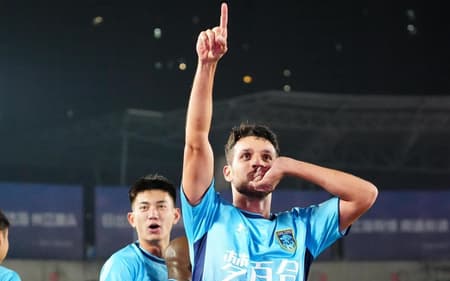 Lucas Kal em ação pelo Nantong Zhiyun (Foto: Divulgação)