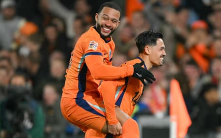 Memphis fez homenagem ao Corinthians no jogo entre Holanda e Espanha, pela Liga das Nações