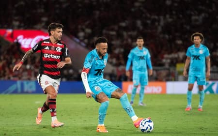 Neymar durante jogo contra o Flamengo no Maracanã