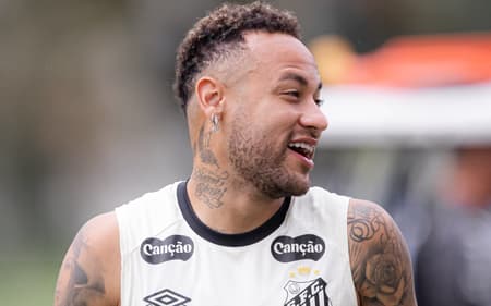 Neymar em treino do Santos no CT Rei Pelé