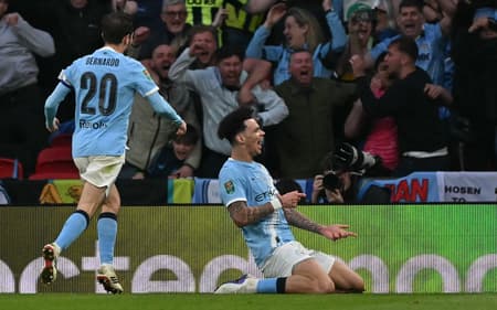 O'Reilly comemora gol do Manchester City sobre o Arsenal na final da Copa da Liga Inglesa