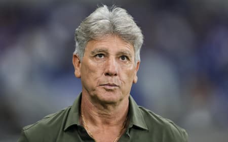 Renato Gaúcho na partida entre Vasco e Cruzeiro (Foto: Gilson Lobo/AGIF/GazetaPress)