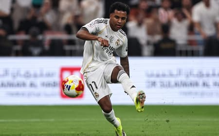 Rodrygo em ação no clássico entre Atlético de Madrid x Real Madrid (Foto: Fadel Senna/AFP)