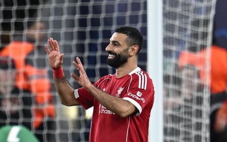 Salah comemorando o gol marcado no duelo entre Liverpool x Galatasaray (Foto: Paul Ellis/AFP)