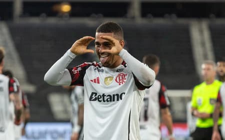 Samuel Lino abre o placar em Botafogo x Flamengo