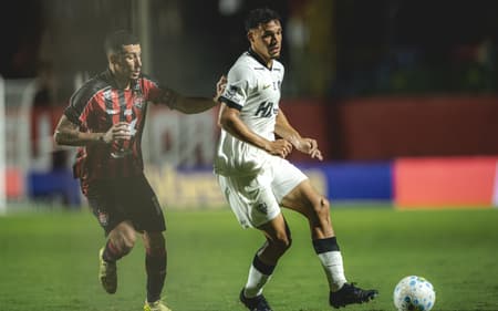 Victor Hugo em Atlético x Vitória (Foto: Pedro Souza / Atlético)