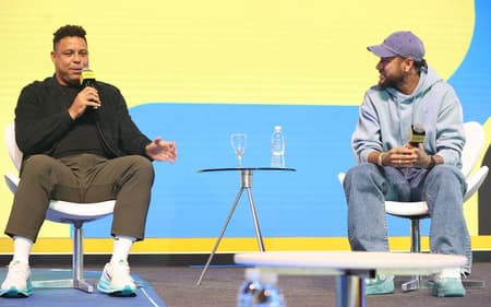 Neymar e Ronaldo estiveram presentes no Mercado Livre Experience 25 (Foto: Divulgação)