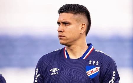 Julián Millán em ação pelo Nacional do Uruguai (Foto: Divulgação)