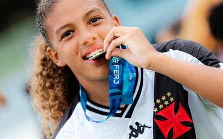 Estephany Oliveira no Vasco. (Foto: Vasco/Divulgação)