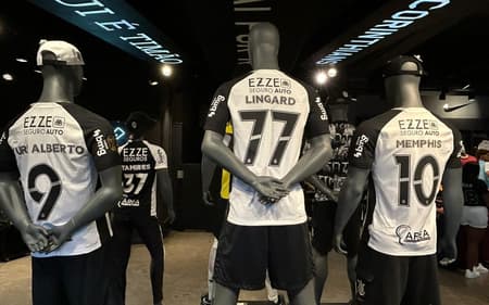 Jesse Lingard vai vestir a camisa 77 (Foto: Guilherme Lesnok/Lance!)