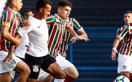 Alex Choco passou pela base do Corinthians (Foto: Reprodução/Instagram)