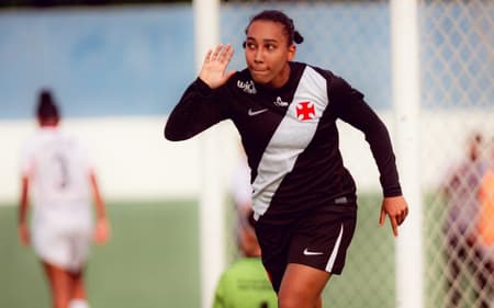 Layza tem quatro gols na temporada e é a artilheira do Vasco. (Foto: João Gabriel Alves)