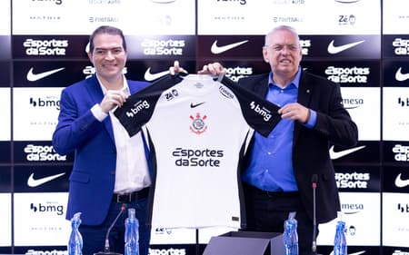 Marcelo Paz, executivo de futebol, e Osmar Stabile, presidente do Corinthians (Foto: Rodrigo Coca/Ag.Corinthians)