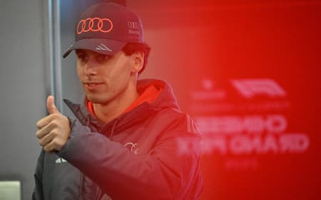 Gabriel Bortoleto em GP da China na F1 2026 (Foto: Jade GAO / AFP)