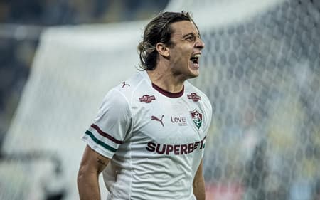 Canobbio comemora seu gol no jogo do Fluminense contra o Vasco