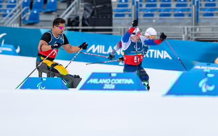 O brasileiro Cristian Ribera durante a disputa do revezamento misto nas Paralimpíadas de Inverno