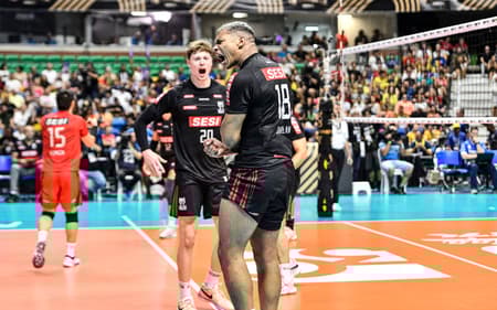 Darlan e Lukas Bergmann na final da Superliga Masculina 23/24 (Foto: Leo Caldas/Divulgação/CBV)