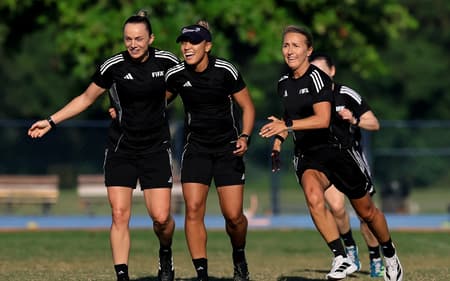 Arbitragem Fifa durante treinamentos. (FIFA/Divulgação)