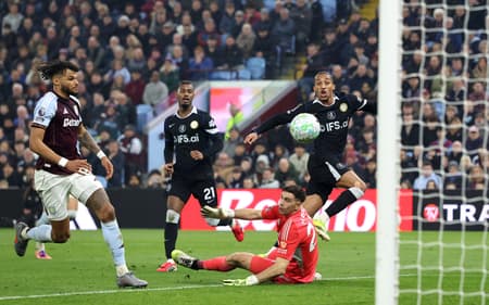 João Pedro marca gol pelo Chelsea