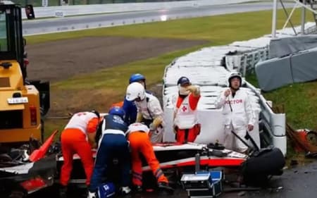 Acidente fatal de Jules Bianchi foi registrado apenas por fãs (Foto: Reprodução / Redes Sociais / Acervo Lance!)