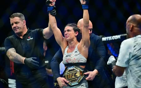 Mackenzie se consagrou campeã do peso palha do UFC (Foto: Giuseppe CACACE / AFP)