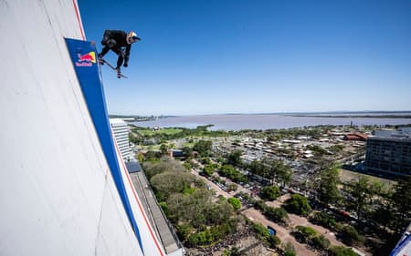 Sandro Dias desce a maior rampa de skate do mundo (Foto: Marcelo Maragni/Red Bull Content Pool)
