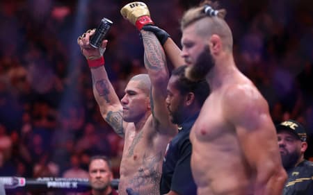 Alex PoaAlex Poatan vence Jiri Prochazka no UFC 303 e conquista cinturão (Foto: Ian Maule/AFP)tan - UFC 303