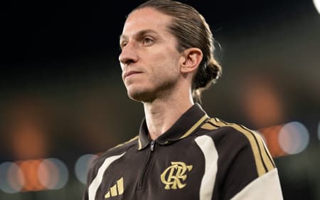 Filipe Luís no último jogo pelo Flamengo (Foto: Jorge Rodrigues/AGIF/Folhapress)