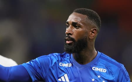 Gerson em ação pelo Cruzeiro (Foto: Gilson Lobo/AGIF/Folhapress)