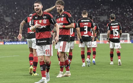 Flamengo venceu o Santos no Campeonato Brasileiro (Foto: Thiago Ribeiro/AGIF/Folhapress)