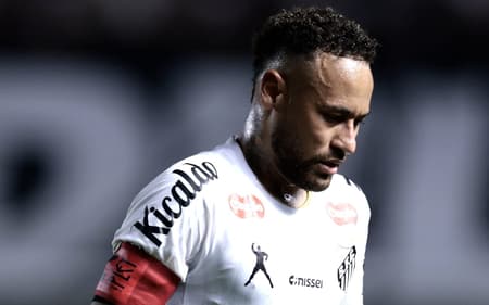 Neymar foi titular na vitória do Santos diante do Atlético-MG. (Foto: Marcello Zambrana/AGIF/Folhapress)