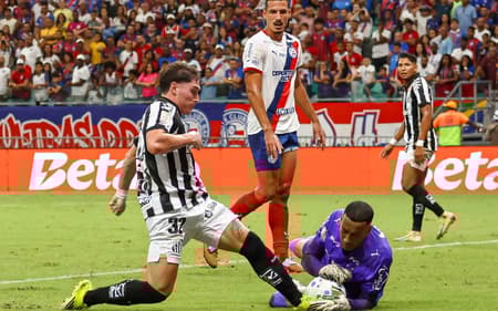 Santos enfrentou o Bahia na Arena Fonte Nova, pelo Campeonato Brasileiro. (Foto: Marcio Roberto/Agencia F8/Folhapress)