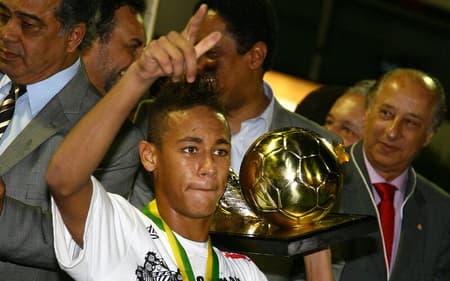 Neymar foi o destaque do Santos na conquista da Copa do Brasil de 2010. (Foto: Ricardo Saibun/ Santos FC)