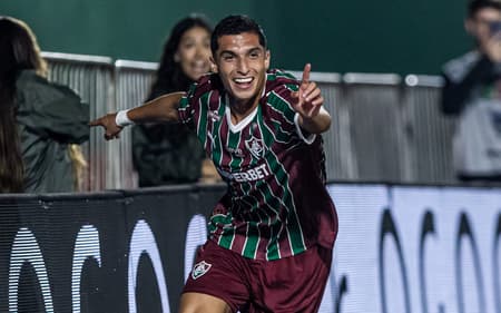 Serna comemora gol pelo Fluminense (Foto: Marina Garcia/ Fluminense FC)