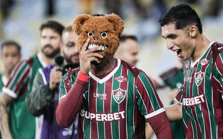 John Kennedy e Serna comemoram gol em Fluminense x Flamengo (Foto: Lucas Merçon/ Fluminense FC)