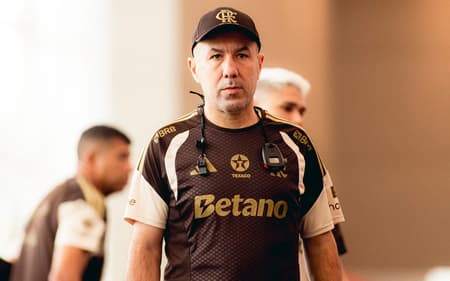 HISTÓRICO! 🇧🇷⚪ Brasileiro alcança marca em vitória por 3 a 0 sobre o Manchester City nesta quarta-feira (11) Leonardo Jardim - Flamengo