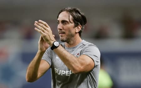 Zubeldía em Remo e Fluminense (Foto: Marcelo Gonçalves/ Fluminense FC)